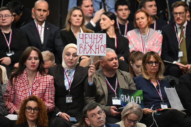 Путин рассказал, что перевел деньги в банк «Россия» назло Западу