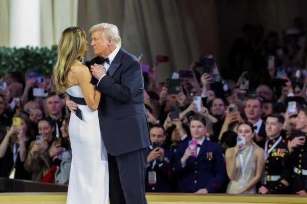 Скам по себе: мошенники создали фишинговые сайты с «монетами Трампа»