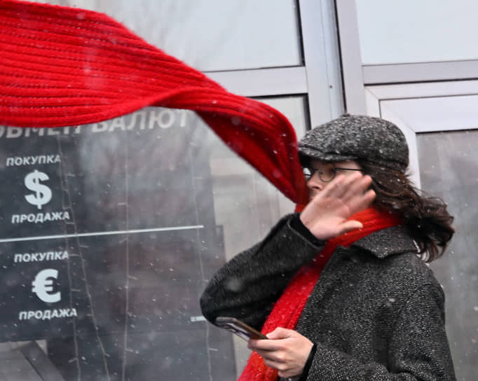 Евро стремится к доллару