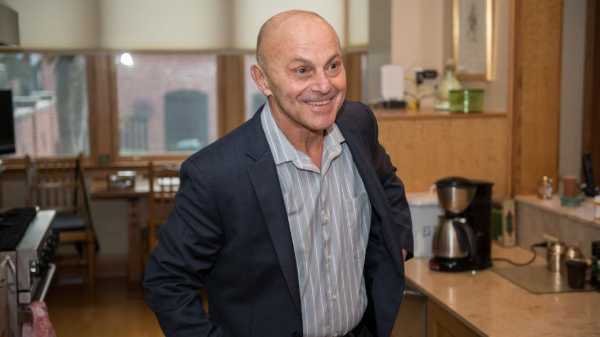 
                    Нобелевский лауреат назвал причины неминуемого обесценения биткоина                