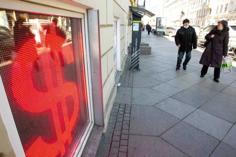Курс доллара вновь поднялся выше 85 рублей
