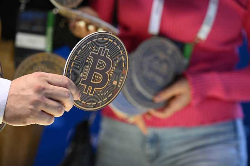 ЦБ готовится разрешить торговлю криптовалютой в экспериментальном режиме
