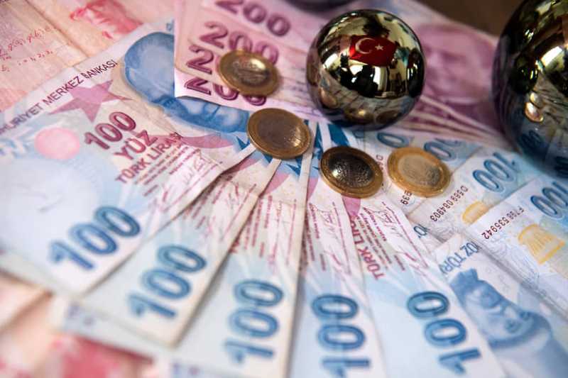 ЦБ Турции пытается остановить падение курса лиры и продает иностранную валюту