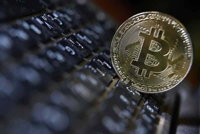 Биткойн остался безбумажным