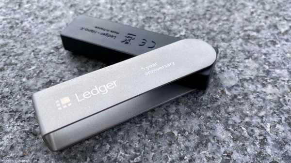 
                    Владельцы криптокошелька Ledger получают письма от мошенников                