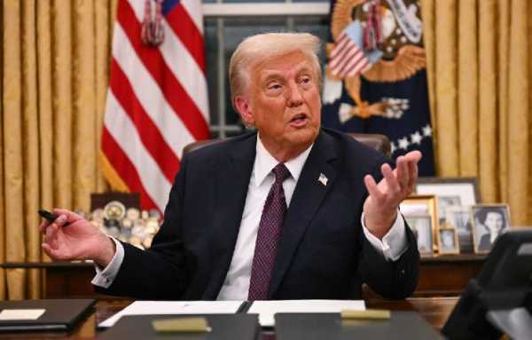 Трамп заявил, что не собирается увольнять главу ФРС