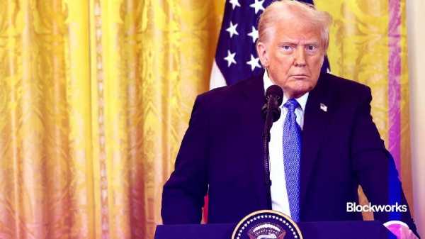 Forbes: стоимость активов Трампа снизилась на $500 млн из-за введения тарифов