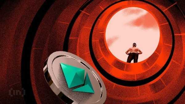 Киты распродали Ethereum (ETH) на $1,8 млрд