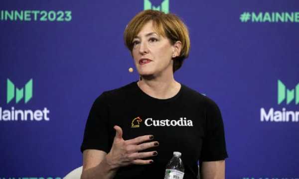 Кейтлин Лонг критикует ФРС США за политику в отношении стейблкоинов