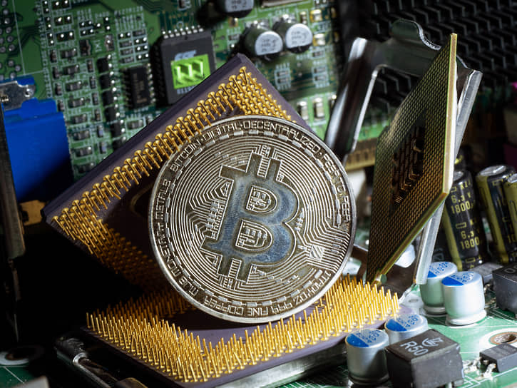 Биткойн упал ниже $75 тыс. впервые с 7 ноября 2024 года