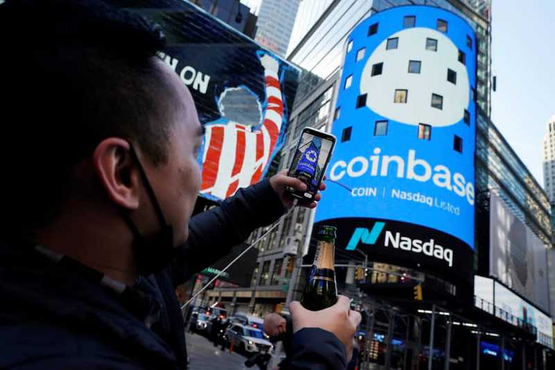 Coinbase обновила статус