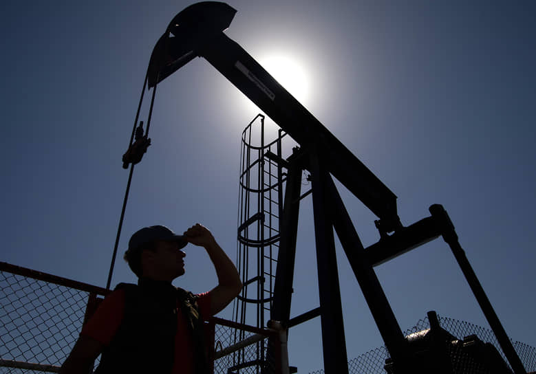 Цена нефти Brent опустилась ниже $60 за баррель впервые с 9 апреля