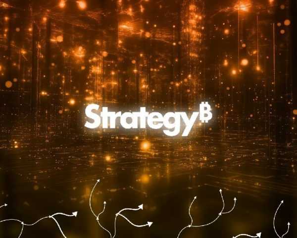 BlackRock продал, Strategy купила: Последние сделки китов с биткоином