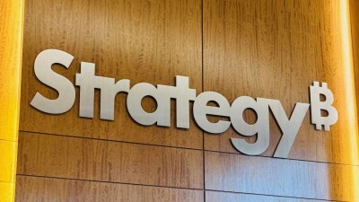Один из директоров Strategy продал все свои акции MSTR