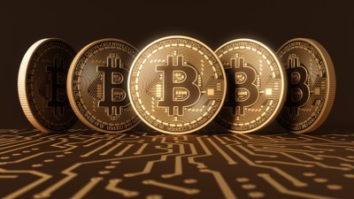 Ретест $100 000 и рекордное закрытие: что важно по BTC на этой неделе