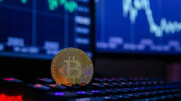 Эксперт назвал сигналы для роста курса биткоина
