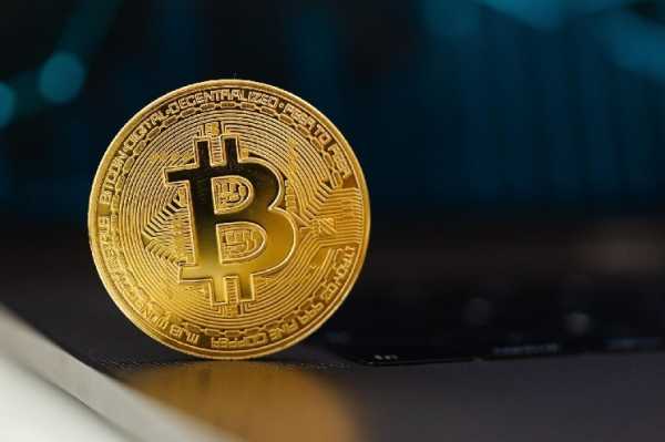 Нейросеть Grok определила цену биткоина